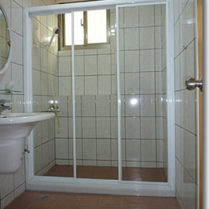 HU-100Ｇ 一字三門玻璃淋浴門