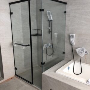 HU-B500CL 無框黑色五金L型單開門+二固淋浴門